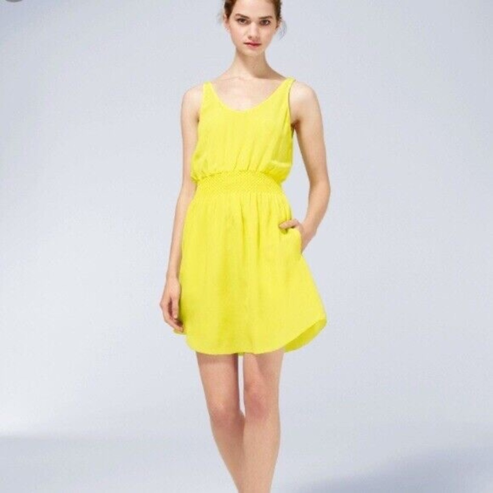 Aritzia T. Babaton Blythe Dress 100% Silk Dress size Medium in ZEST
